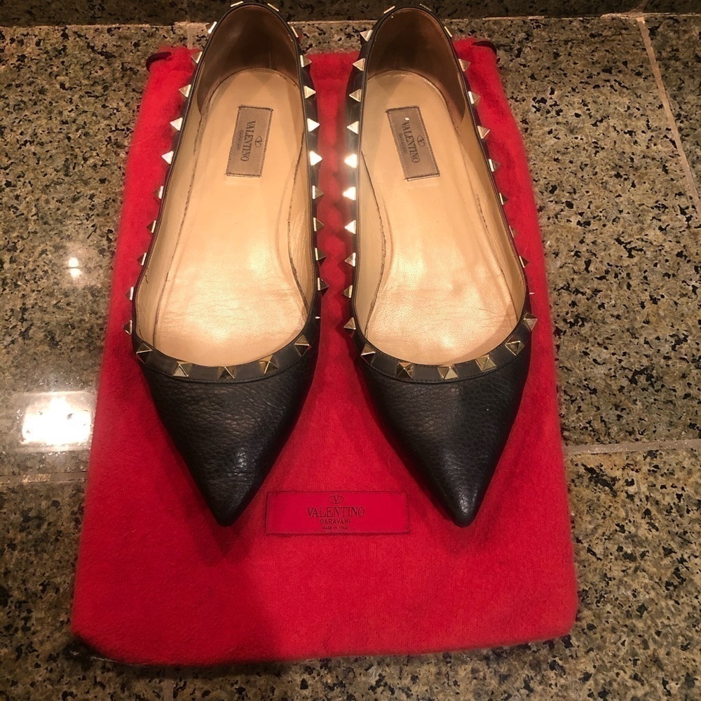 Valentino Black w/ Gold Rockstud Leather Flat - Picture 2 of 8